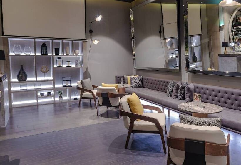 فندق Centro Capital Centre By Rotana