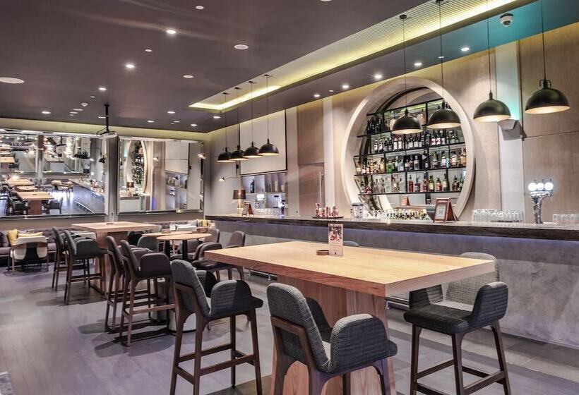 فندق Centro Capital Centre By Rotana