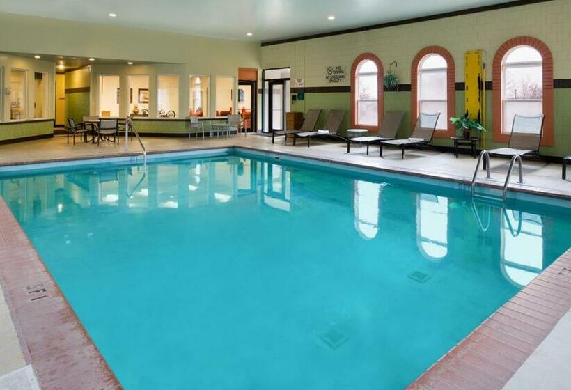 فندق Charwood Suites