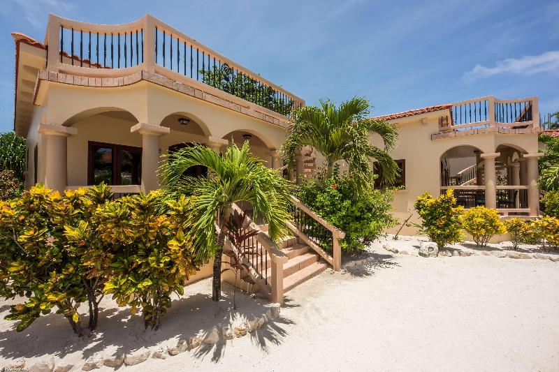 فندق Coco Beach Resort