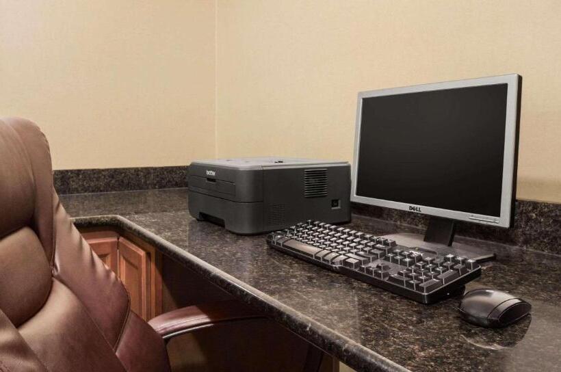 فندق Country Inn & Suites By Radisson, Crestview, Fl