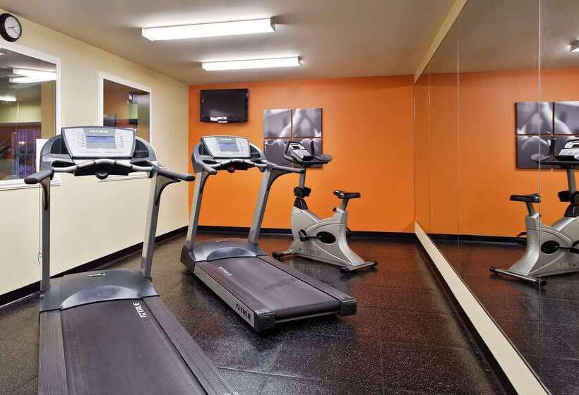 فندق Country Inn & Suites By Radisson, Marion, Il