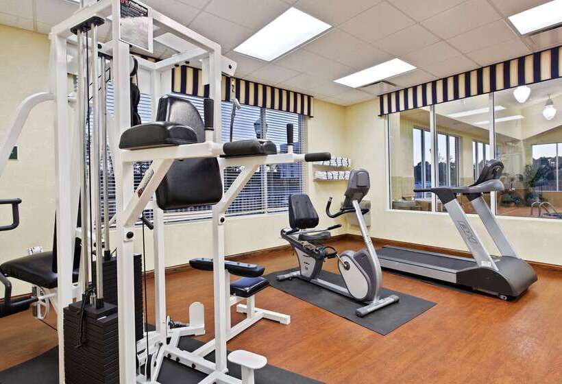 ホテル Country Inn & Suites By Radisson, Wilson, Nc