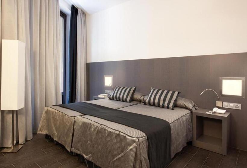 Отель Dalia Ramblas