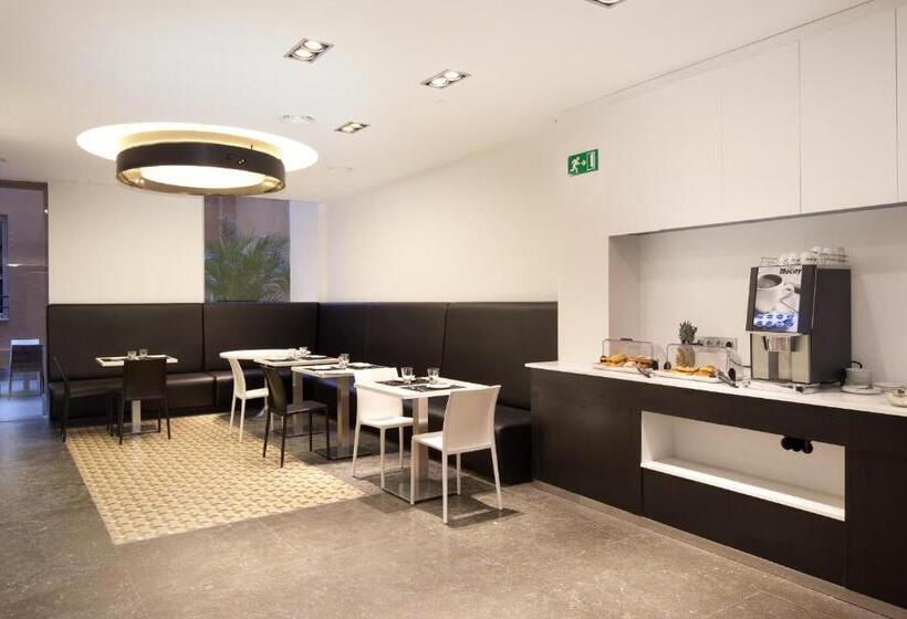 Отель Dalia Ramblas