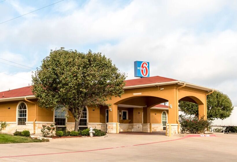 Motel 6 Alvarado Tx