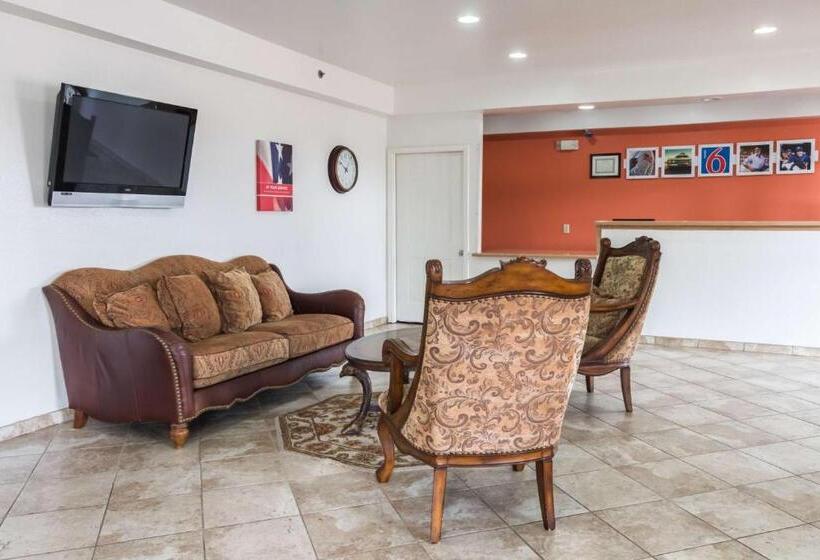 Motel 6 Alvarado Tx