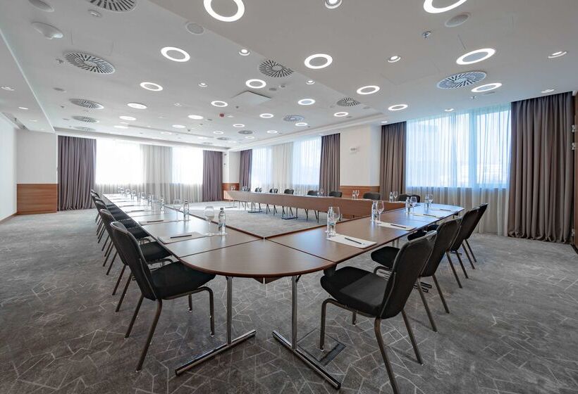 فندق Doubletree By Hilton Zagreb