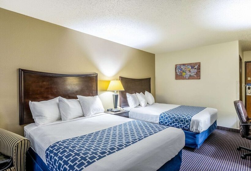 فندق Econo Lodge Inn & Suites