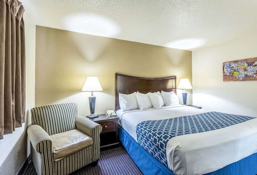 فندق Econo Lodge Inn & Suites