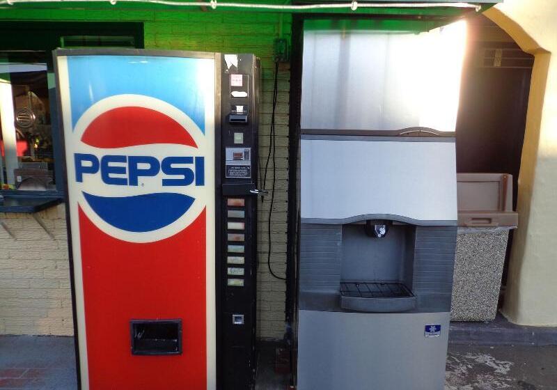 فندق Economy Inn Express Warren