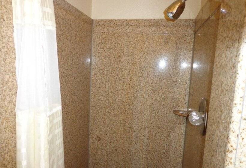 فندق Economy Inn Express Warren