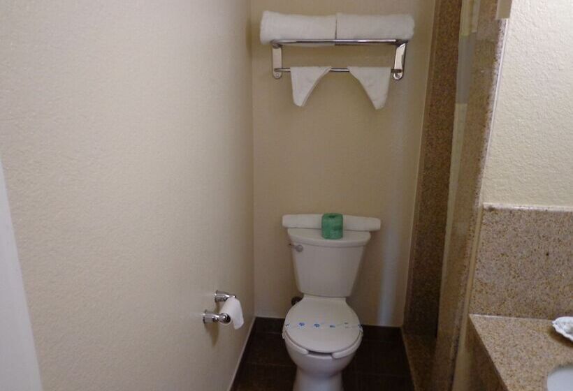 فندق Economy Inn Express Warren