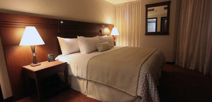 Отель Embassy Suites Valencia Downtown