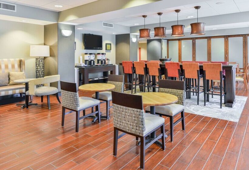 فندق Hampton Inn Gonzales
