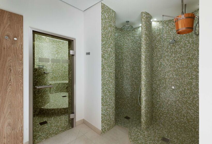 בית מלון כפרי Hilton Garden Inn Davos