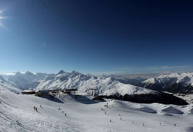 בית מלון כפרי Hilton Garden Inn Davos