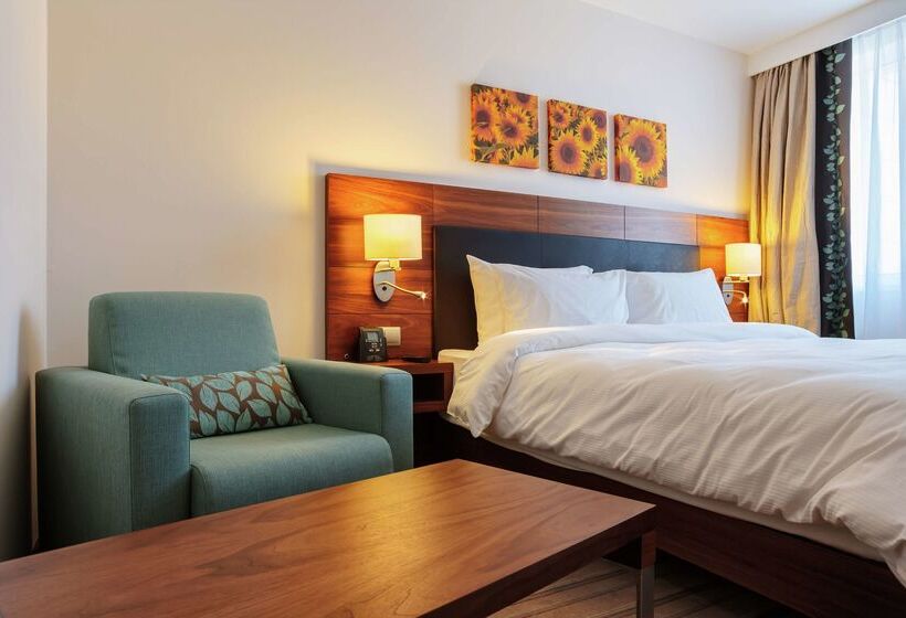 בית מלון כפרי Hilton Garden Inn Krasnodar