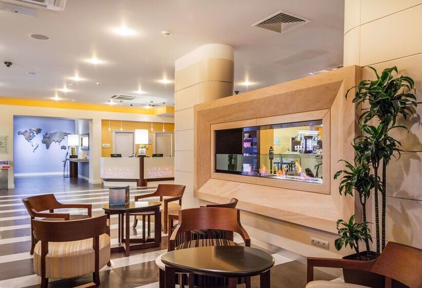 בית מלון כפרי Hilton Garden Inn Krasnodar