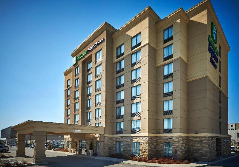 Отель Holiday Inn Express And Suites Timmins, An Ihg