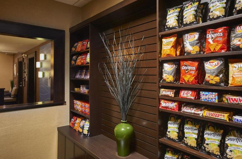 Отель Holiday Inn Express And Suites Timmins, An Ihg