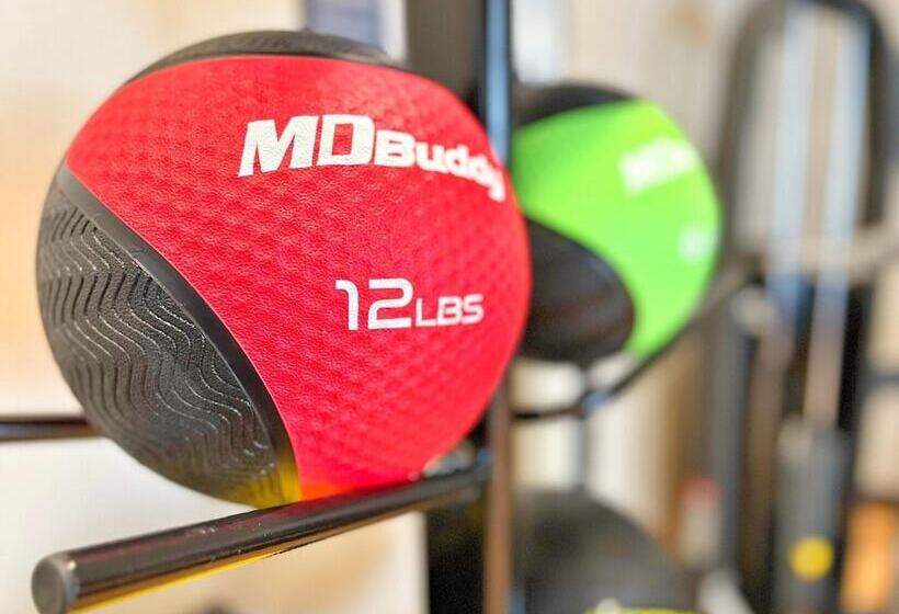 בית מלון כפרי Chateau Inn & Suites Bonnyville