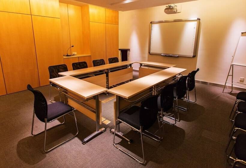 Отель Holiday Inn Express Changzhou Centre, An Ihg