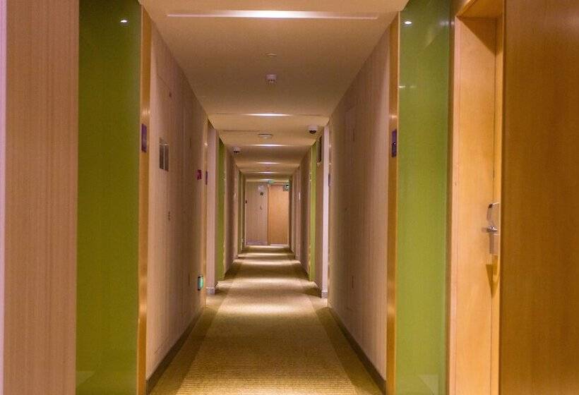 Отель Holiday Inn Express Changzhou Centre, An Ihg