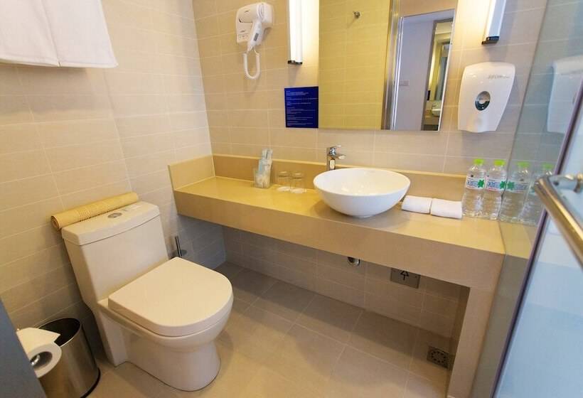 Отель Holiday Inn Express Changzhou Centre, An Ihg