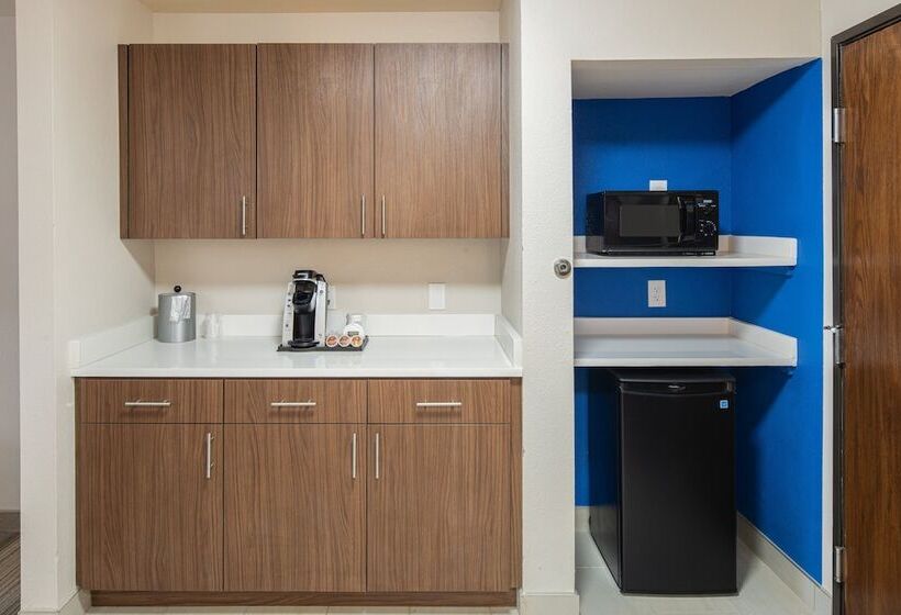 호텔 Holiday Inn Express & Suites N Waco Area   West, An Ihg