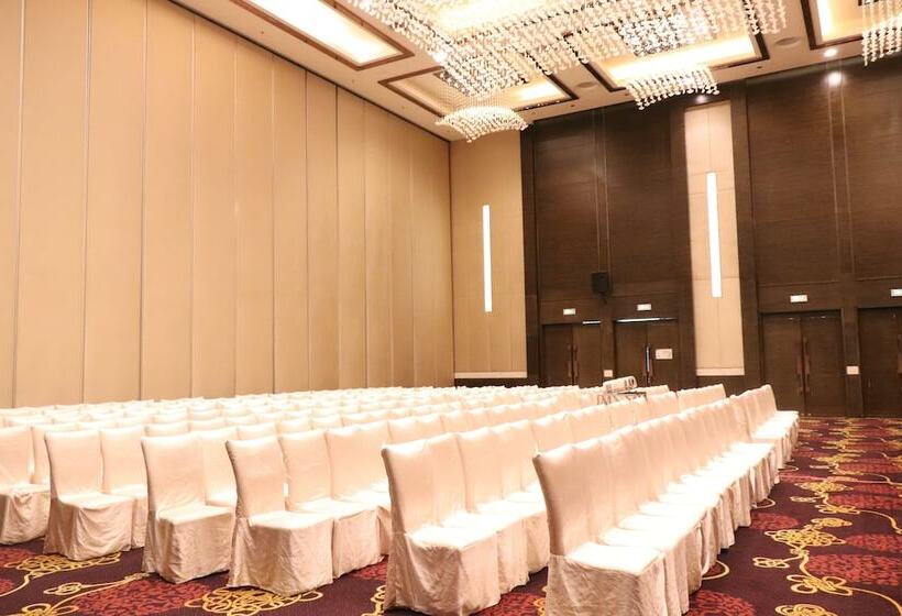 Отель Holiday Inn Panjin Aqua City, An Ihg