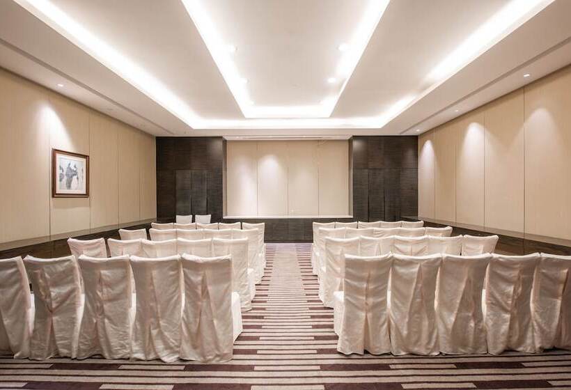 Отель Holiday Inn Panjin Aqua City, An Ihg