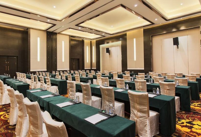 Отель Holiday Inn Panjin Aqua City, An Ihg