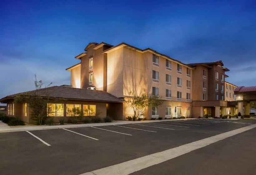Отель Holiday Inn & Suites   Barstow, An Ihg