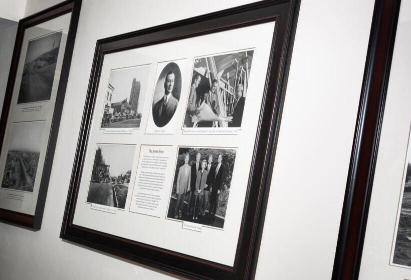 Отель Holiday Inn & Suites   Barstow, An Ihg