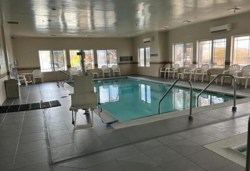 Отель Holiday Inn & Suites   Barstow, An Ihg