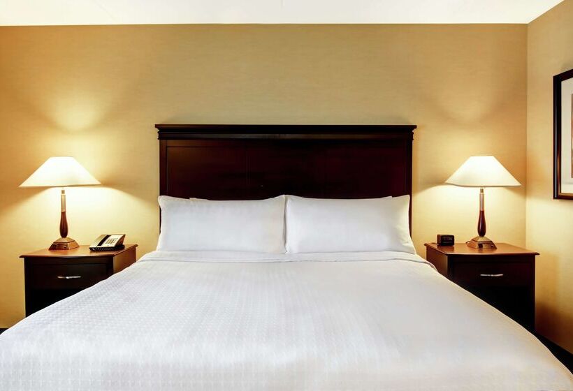 בית מלון כפרי Homewood Suites By Hilton Toronto Airport Corporate Centre