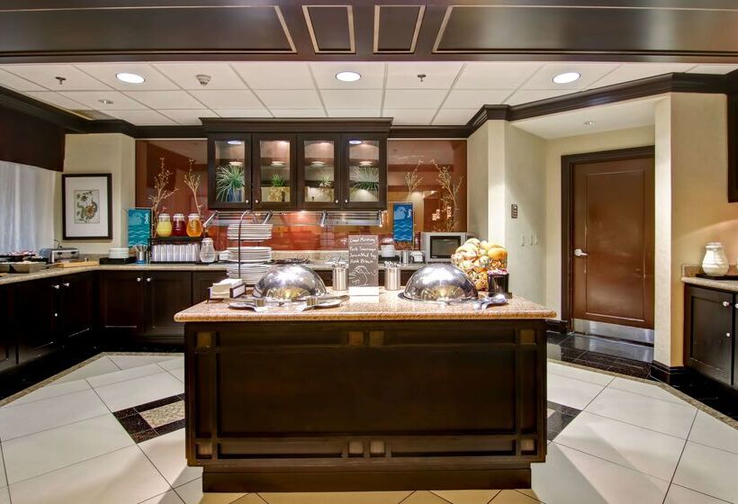 فندق Homewood Suites By Hilton Toronto Airport Corporate Centre