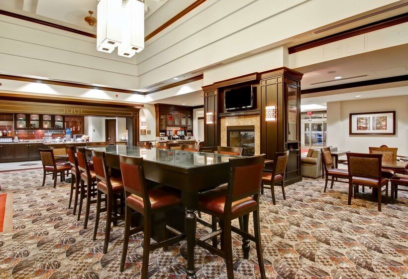 בית מלון כפרי Homewood Suites By Hilton Toronto Airport Corporate Centre
