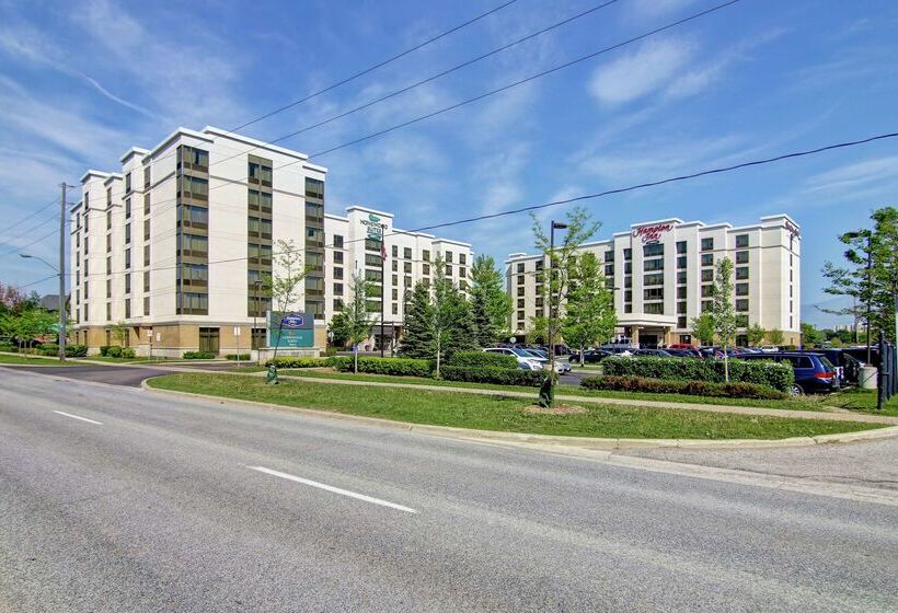 בית מלון כפרי Homewood Suites By Hilton Toronto Airport Corporate Centre