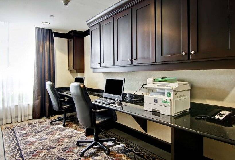 فندق Homewood Suites By Hilton Toronto Airport Corporate Centre