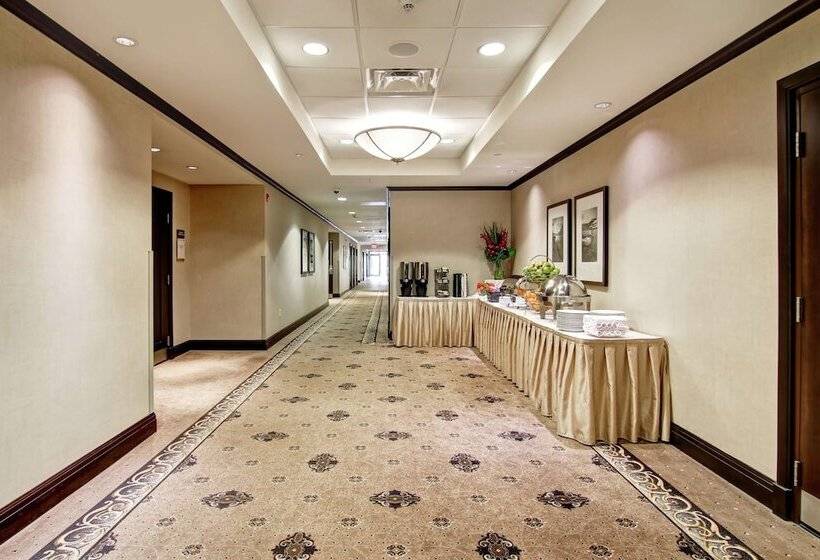 فندق Homewood Suites By Hilton Toronto Airport Corporate Centre