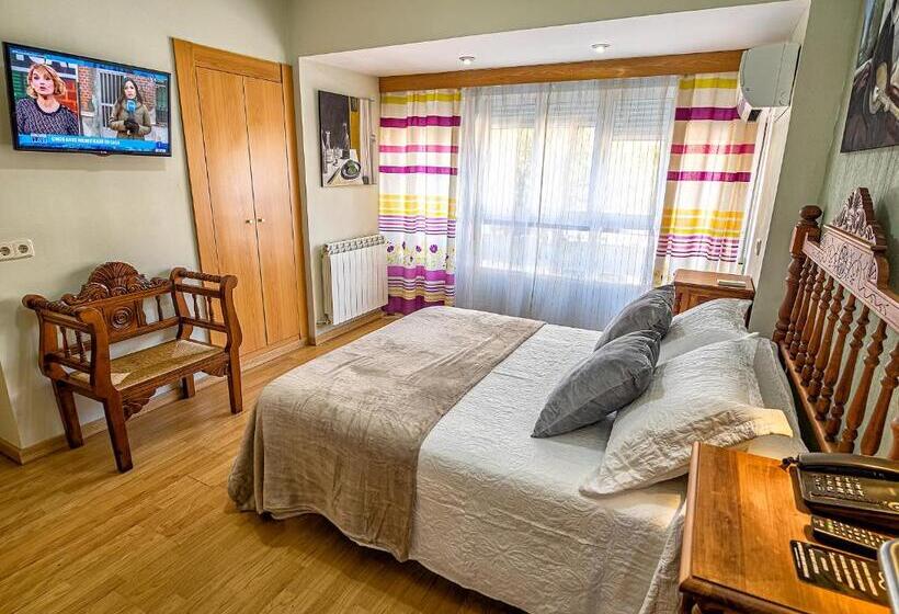 هتل Hostal Real Aranjuez