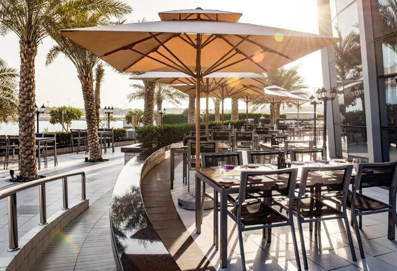 Отель Ibis Abu Dhabi Gate