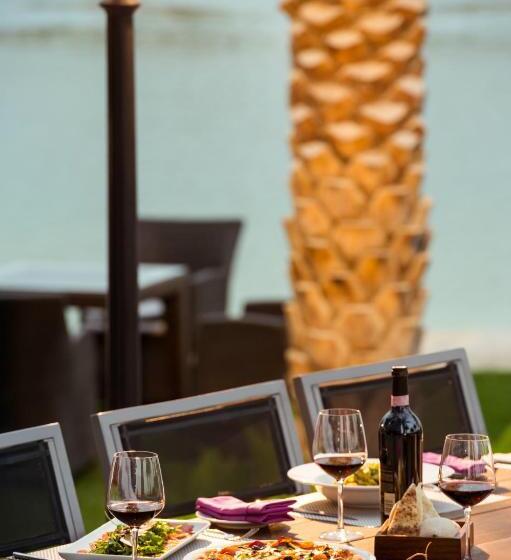 Отель Ibis Abu Dhabi Gate