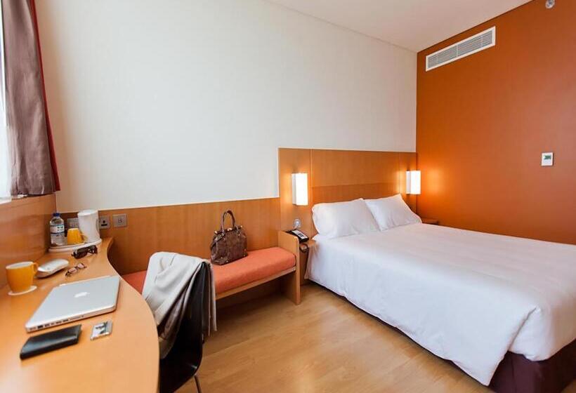 Отель Ibis Abu Dhabi Gate