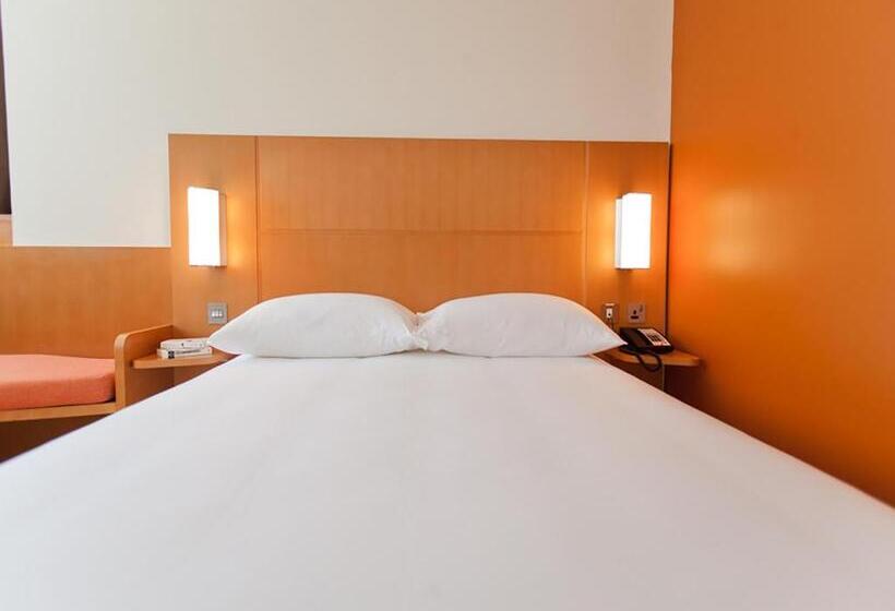 Отель Ibis Abu Dhabi Gate