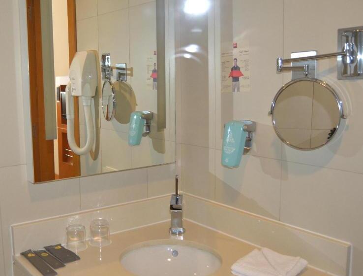 Отель Ibis Abu Dhabi Gate