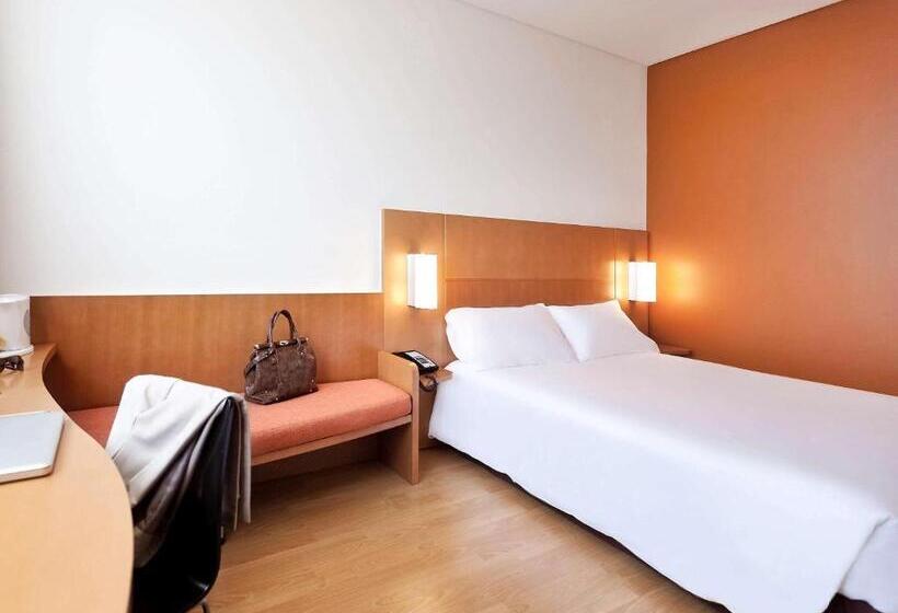 Отель Ibis Abu Dhabi Gate