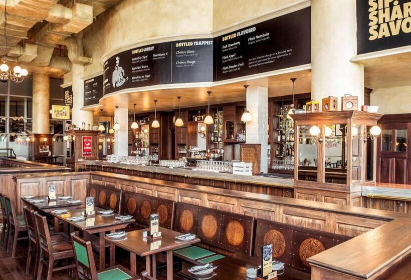 Отель Ibis Abu Dhabi Gate